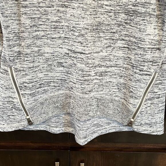Athleta Heather Gray Crewneck Top Zipper Detail Medium - Picture 5 of 8